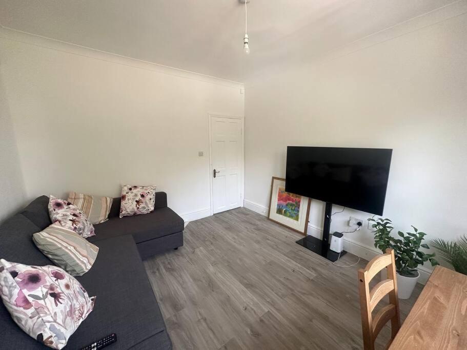 Modern 2 Bedroom Flat, Se6 Catford Экстерьер фото